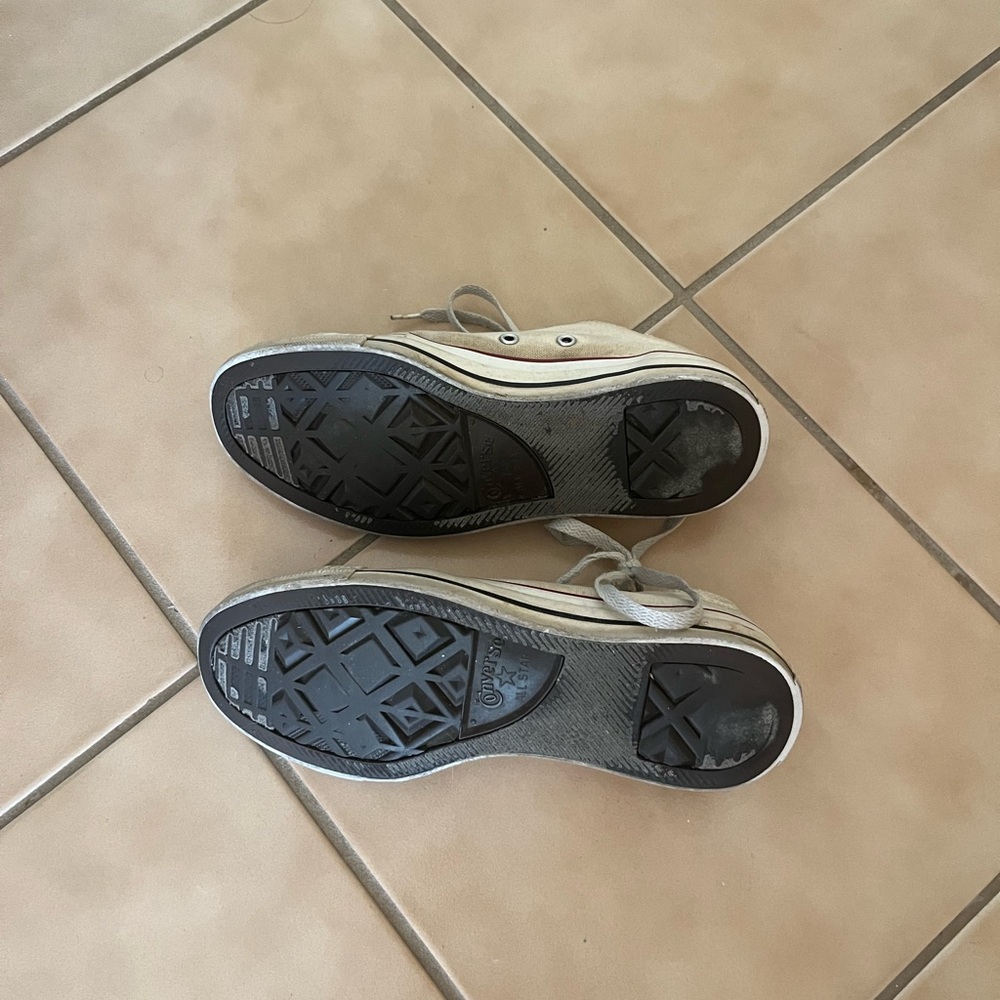 Converse White Low Top Canvas Sneakers - Picture 3 of 8